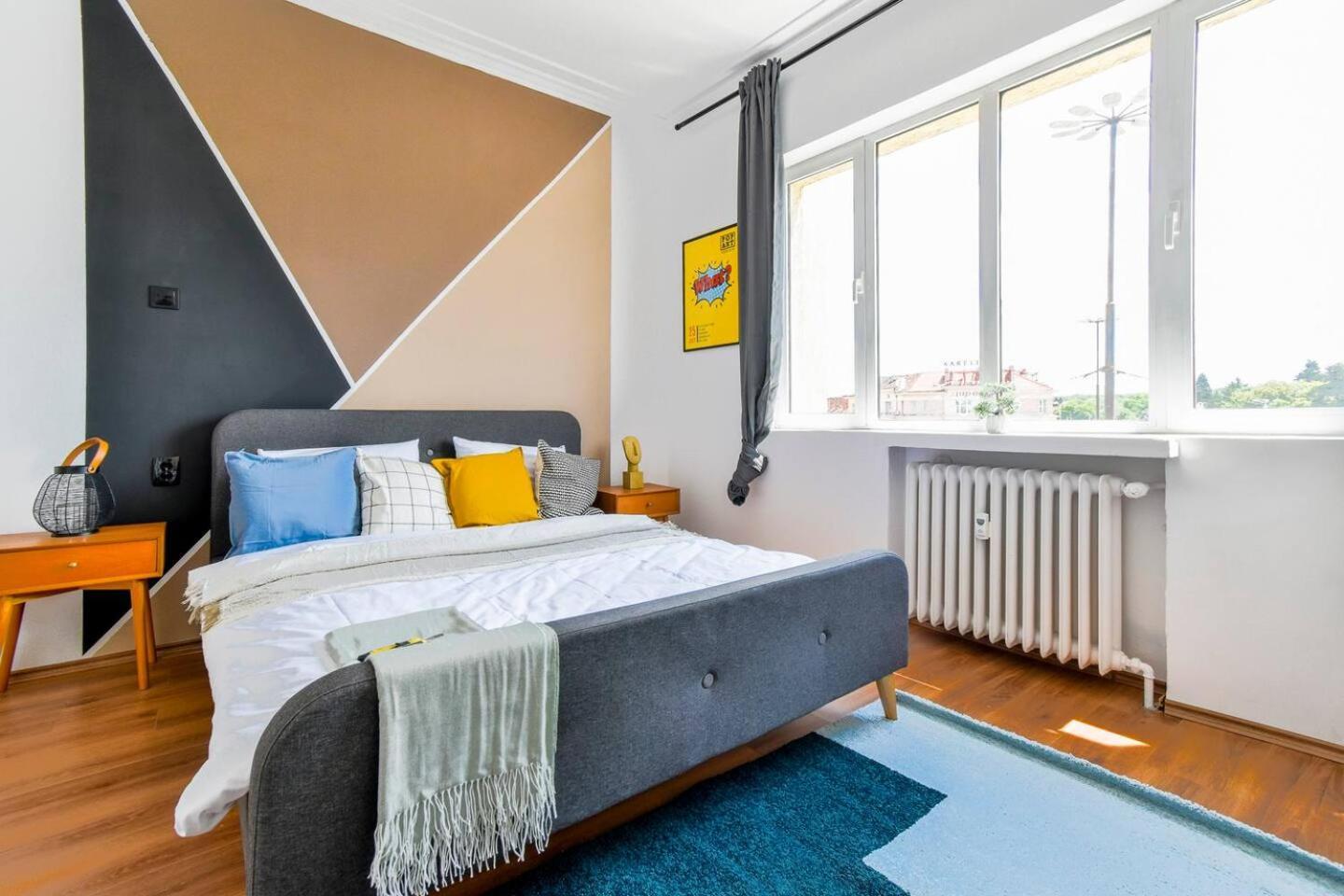 Super Fresh! 3Bdr Apartment In Sofia Center'S Artistic Area エクステリア 写真