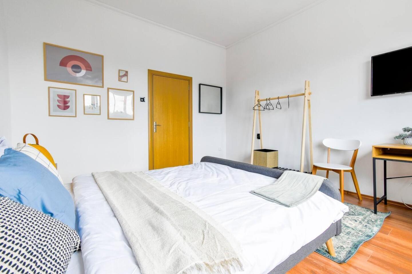 Super Fresh! 3Bdr Apartment In Sofia Center'S Artistic Area エクステリア 写真
