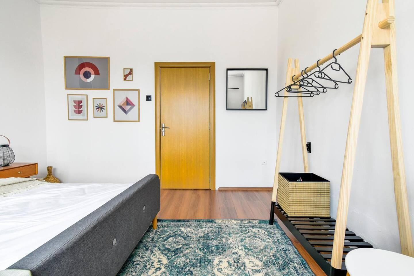 Super Fresh! 3Bdr Apartment In Sofia Center'S Artistic Area エクステリア 写真