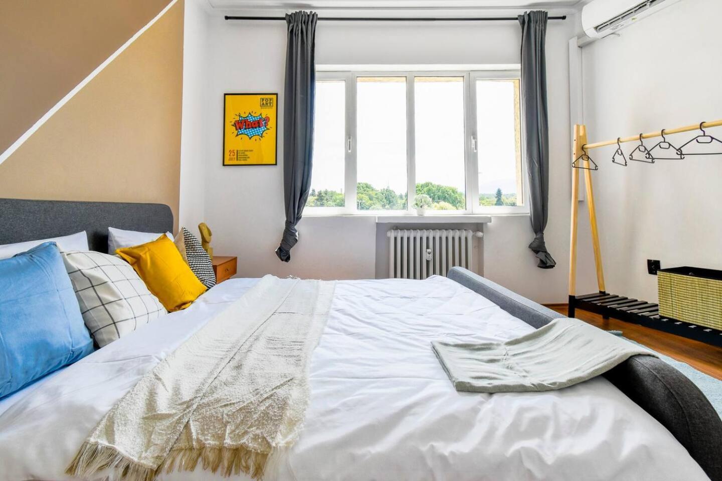 Super Fresh! 3Bdr Apartment In Sofia Center'S Artistic Area エクステリア 写真