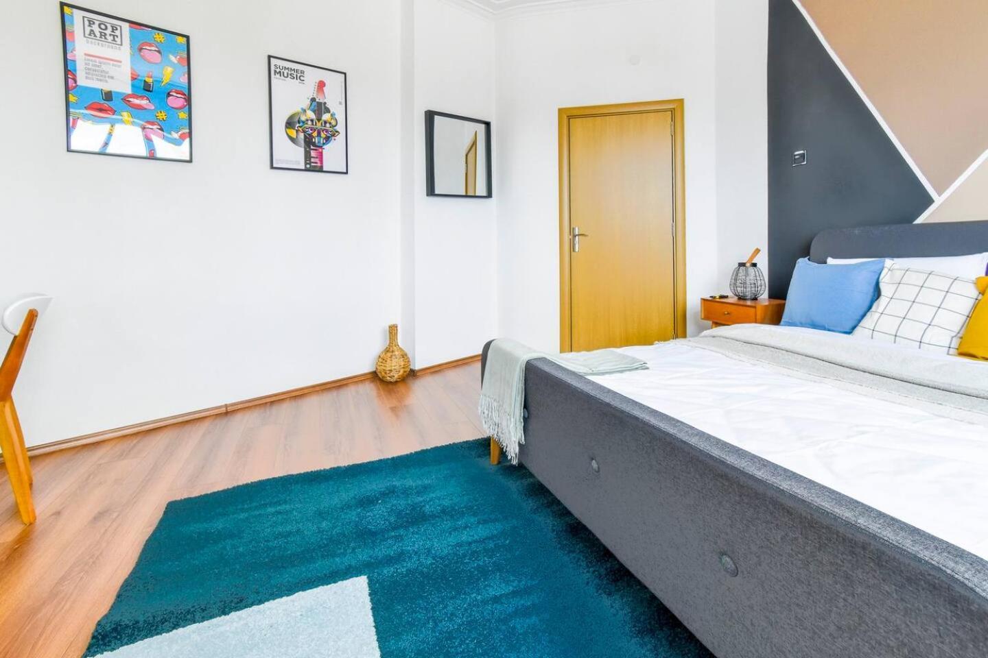 Super Fresh! 3Bdr Apartment In Sofia Center'S Artistic Area エクステリア 写真