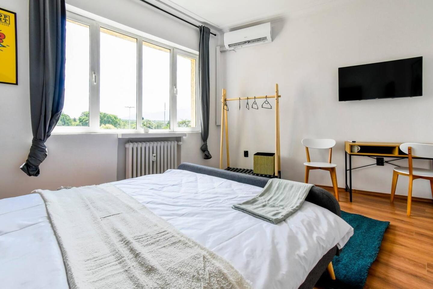Super Fresh! 3Bdr Apartment In Sofia Center'S Artistic Area エクステリア 写真